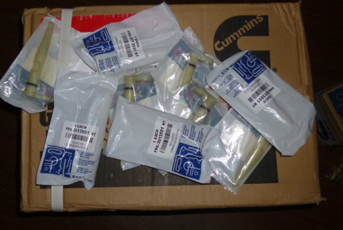 康明斯柴油發動機活塞冷卻噴嘴