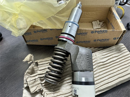 珀金斯電噴柴油機(jī)噴油器好壞的檢測(cè)與更換技巧