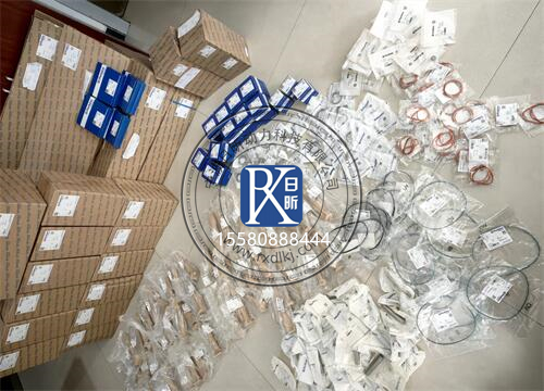 美國吉尼伸縮臂叉車動力密碼：珀金斯404C-22柴油機服務全解析